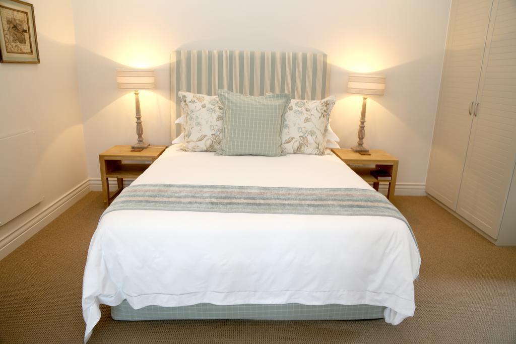 Kingsmead Guest House Хараре Стая снимка