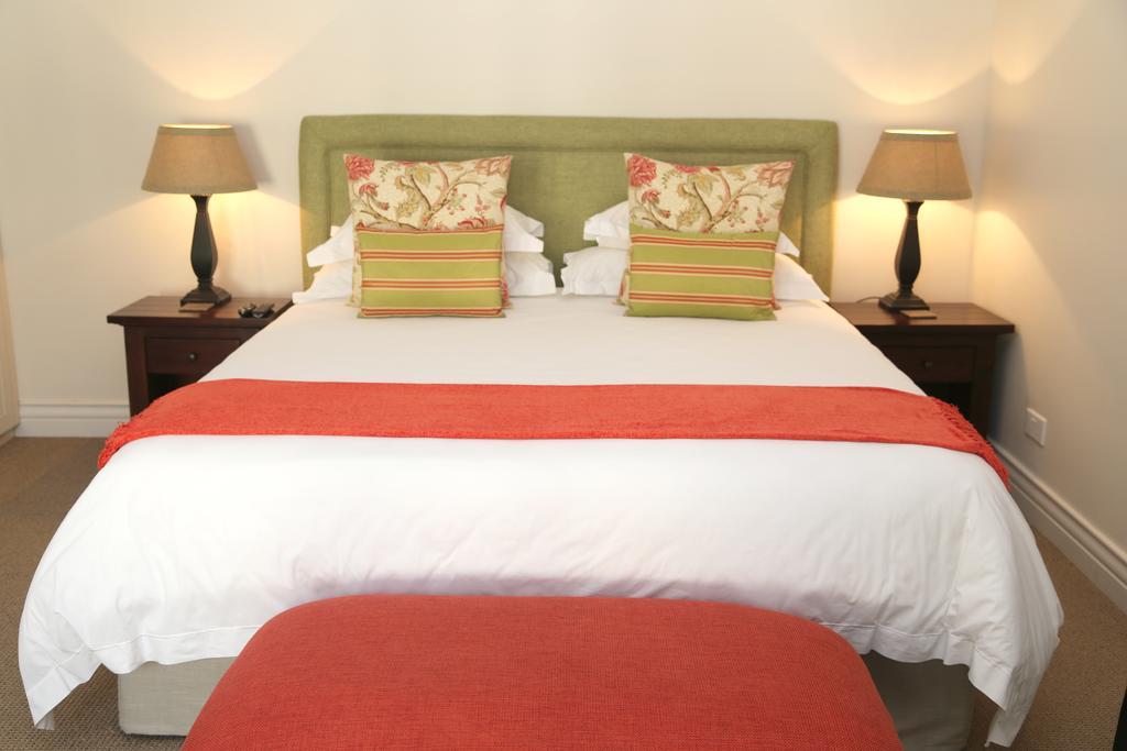 Kingsmead Guest House Хараре Стая снимка