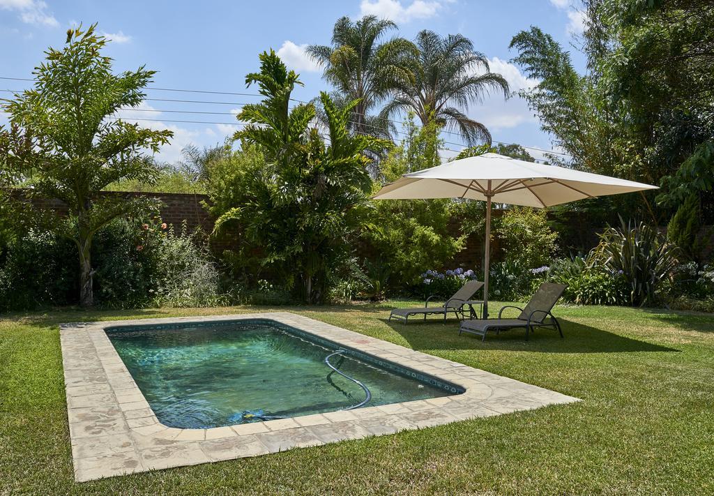 Kingsmead Guest House Хараре Екстериор снимка